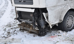 Ciężarówka przewróciła się i wpadła do rowu w Drogomiłowicach