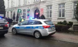 Próbowali włamać się bankomatu przy starostwie powiatowym