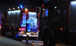 Wyrzucił meble i je podpalił. Interweniowali strażacy