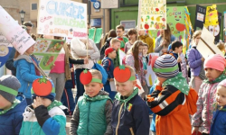 W piątek ulice Środy Śląskiej opanują przedszkolaki