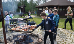 Lekcja ekologii na ścieżce dydaktycznej w Mrozowie