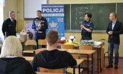 Najpierw zmierzyli się z częścią teoretyczną, a później praktyczną