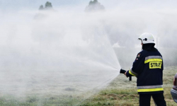Koło Osieka przy drodze paliły się opony i sterta śmieci