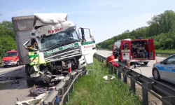 Na autostradzie A4 zderzyły się dwie ciężarówki [aktualizacja]