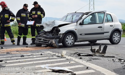 Dwie osoby w tym dziecko trafiły do szpitala po zderzeniu dwóch osobówek