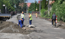 Przebudowa dróg w Rakoszycach trwa. Na jakim są etapie?