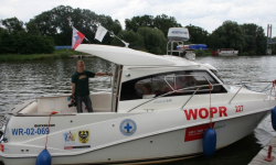 Bezpieczny wypoczynek nad wodą. Policja radzi i ostrzega [VIDEO]
