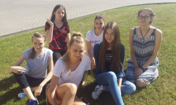 Dziewczyny z Miękini wygrały dla szkoły kamerę