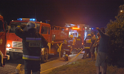 Pożar stodoły przy szkole w Rakoszycach. Doszło do wybuchu