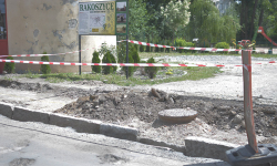 W trakcie robót drogowych w Rakoszycach wykopali pocisk. Zdetonowali go saperzy