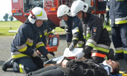 Strażacy pomagali pogotowiu ratunkowemu w resuscytacji i ewakuacji mężczyzny