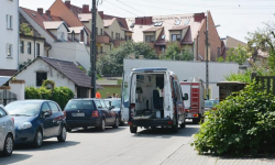 Mężczyzna zasłabł na ulicy. Pomocy udzielili mu strażacy 
