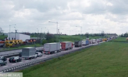 Znów korek na autostradzie. Przyczyna - roboty drogowe