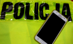 Wykorzystując nieuwagę kobiety ukradł jej telefon komórkowy