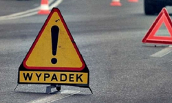 Zderzenie czterech ciężarówek i busa na autostradzie. Korek coraz dłuższy