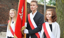 Już nie gimnazjaliści, a uczniowie szkoły podstawowej rozpoczęli rok szkolny