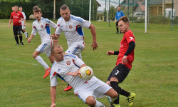 Strzelanina w Białkowie, zwycięstwa Rakoszyc i Damianowa – podsumowanie piłkarskiego weekendu