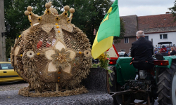 Wieniec z Piotrówka na dożynkach wojewódzkich w Urazie