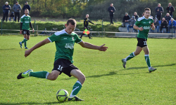 Mechanik rośnie w siłę, Szczepanów traci pozycje lidera. 17 goli Wilków Różana, ciekawie w klasie B