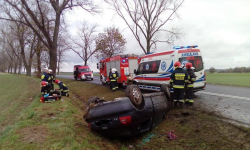 Auto wypadło z drogi, kolizja na DK 94. Łącznie poszkodowanych zostało 5 osób