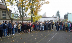 Ze średzkiego ogólniaka ewakuowano ponad 300 uczniów