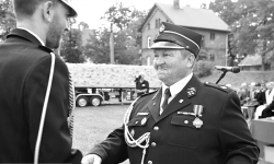 Bliscy zmarłego Jana Gnatowskiego dziękują za życzliwość i obecność na pogrzebie