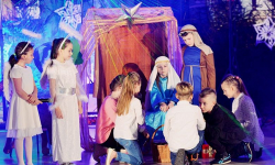 Jasełka, tańce i występy młodych aktorów. Kiermasz Bożonarodzeniowy w Miękini