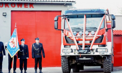 Strażacy z OSP Bukówek oficjalnie powitali nowy wóz w jednostce