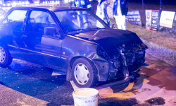 Dwa samochody zderzyły się koło stacji paliw. Trzy osoby zostały poszkodowane