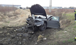 Zjechał z drogi i uderzył w betonowy przepust