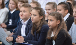 Apel z okazji dnia patrona w szkole podstawowej w Środzie Śląskiej