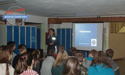 Spotkanie z uczniami na temat cyberprzemocy w Miękini