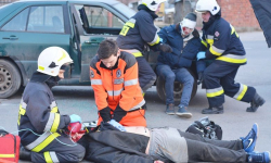 W Ujeździe Górnym kręcono scenę wypadku do kampanii społecznej. Akcja strażaków z OSP Ujazd Górny