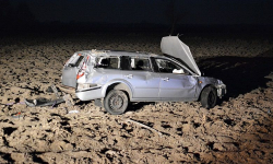 Auto wypadło z drogi koło Kryniczna. Kierowcę zabrano do szpitala