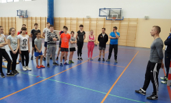 Około 30 osób wzięło udział w Turnieju Tenisa Stołowego i Badmintona