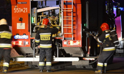 Kolizja na A4 i pożar w budynku mieszkalnym. Raport średzkich strażaków