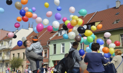 Kolorowa parada zdrowia na średzkim rynku