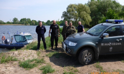 Kontrola policjantów na Odrze.Podczas działań wylegitymowali 78 osób w tym kłusownika