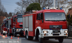 Pożar w zakładzie obróbki metali w Pisarzowicach. Interweniowało kilka zastępów straży pożarnej