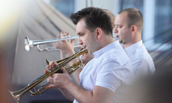 Ponad stu muzyków spotkało się na średzkim rynku [foto]