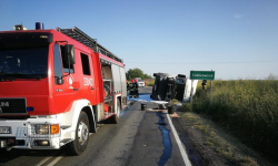 W Sobkowicach przewróciła się cysterna z ciekłym tlenem