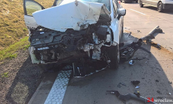 Osobówka najechała na tył ciężarówki. Kolizja na autostradzie A4