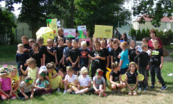 Uczniowie Szkoły Podstawowej w Kostomłotach uczestniczyli w programie Akademia Przyjaciół Pszczół