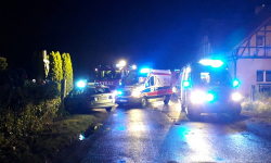 Osobówka wypadła z drogi i wjechała do rowu. Autem podróżowało pięć osób w tym dzieci