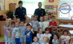 Policjanci odwiedzili ponad 2 tys. uczniów, by przypomnieć im o zasadach bezpieczeństwa