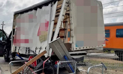 Czerna: pociąg zderzył się z samochodem dostawczym [aktualizacja]