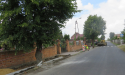 Do końca lipca ma zakończyć się budowa chodnika na ulicy Mazurowieckiej