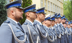 Święto Policji w Miękini. Wielu funkcjonariuszy otrzymało awanse i wyróżnienia [foto]