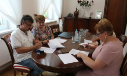 Podpisano umowę na przebudowę drogi w miejscowości Lasek