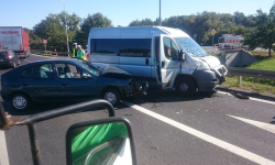 Na DK 94 zderzyły się trzy pojazdy. Dwie osoby trafiły do szpitala [foto]